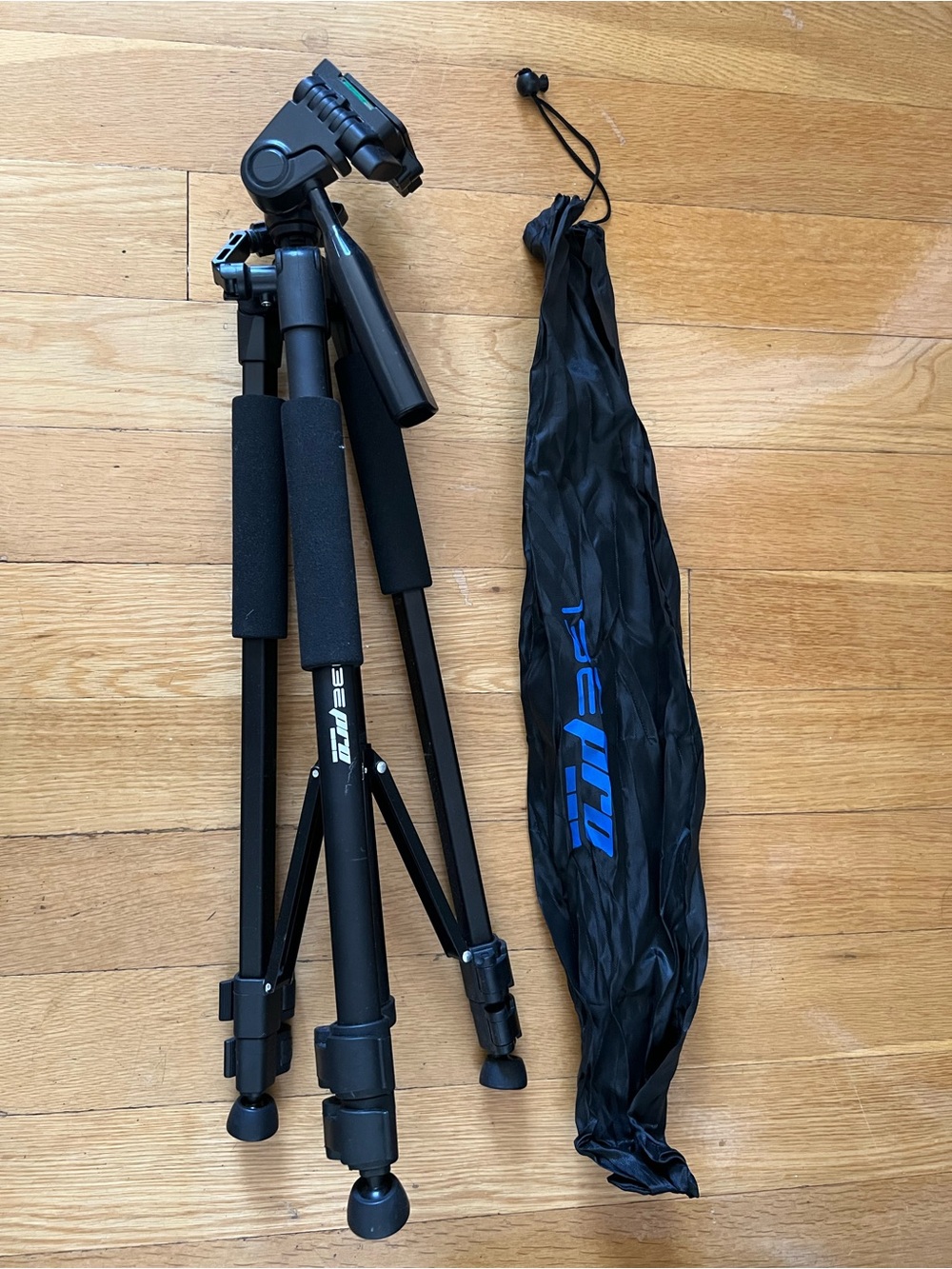 I3ePro Lightweight Camera Tripod with Travel Bag & Bubble Level
